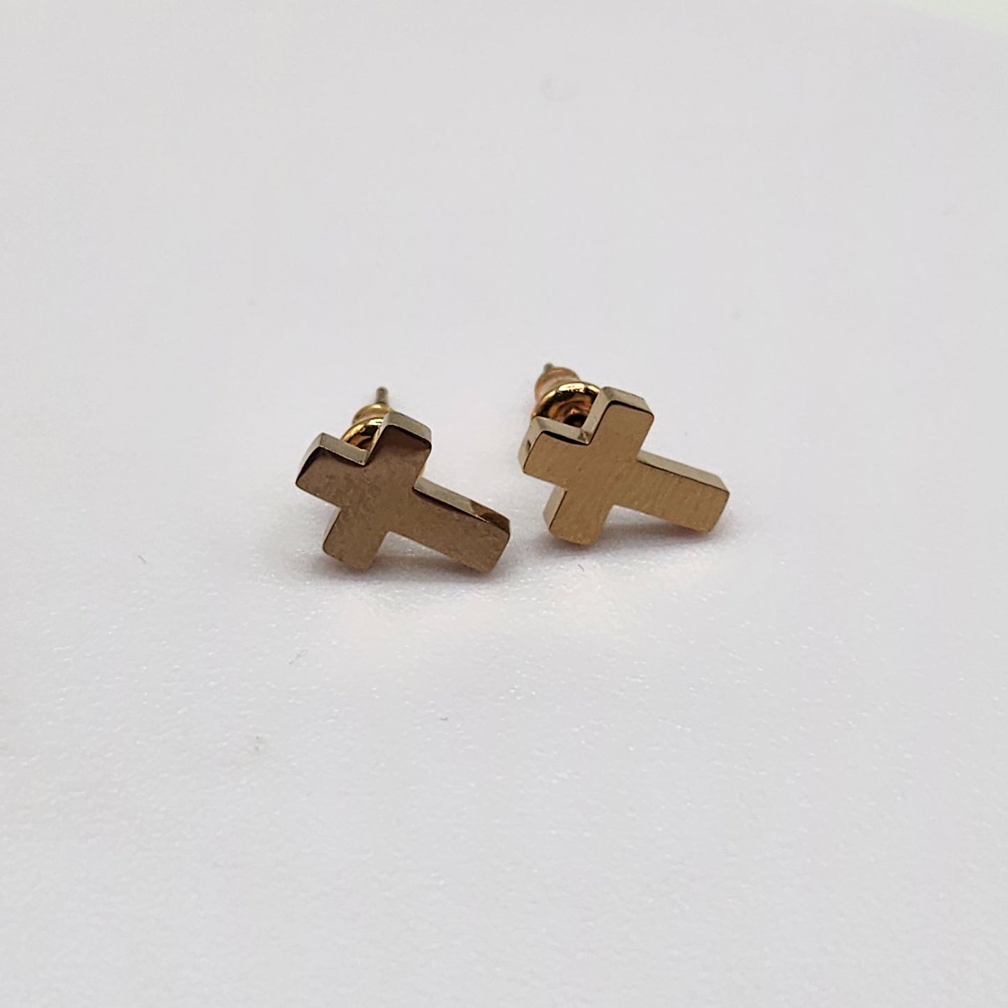 Conjunto de colar e brincos com cruz