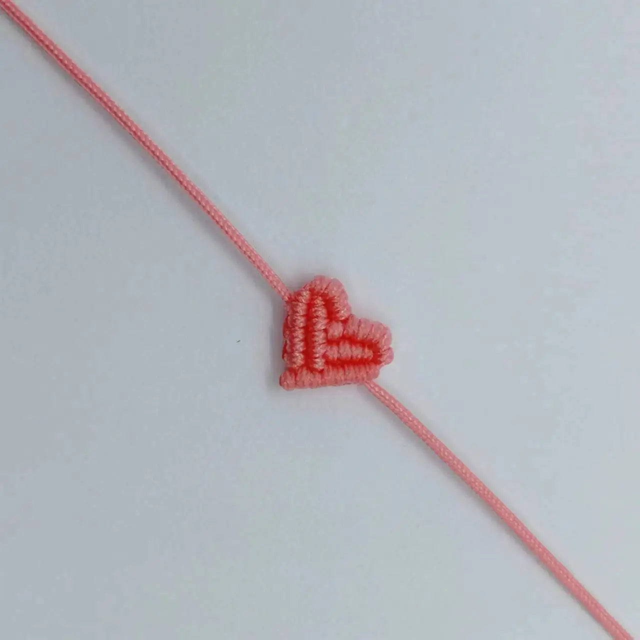 Pulseiras artesanais, feitas com amor 💖
