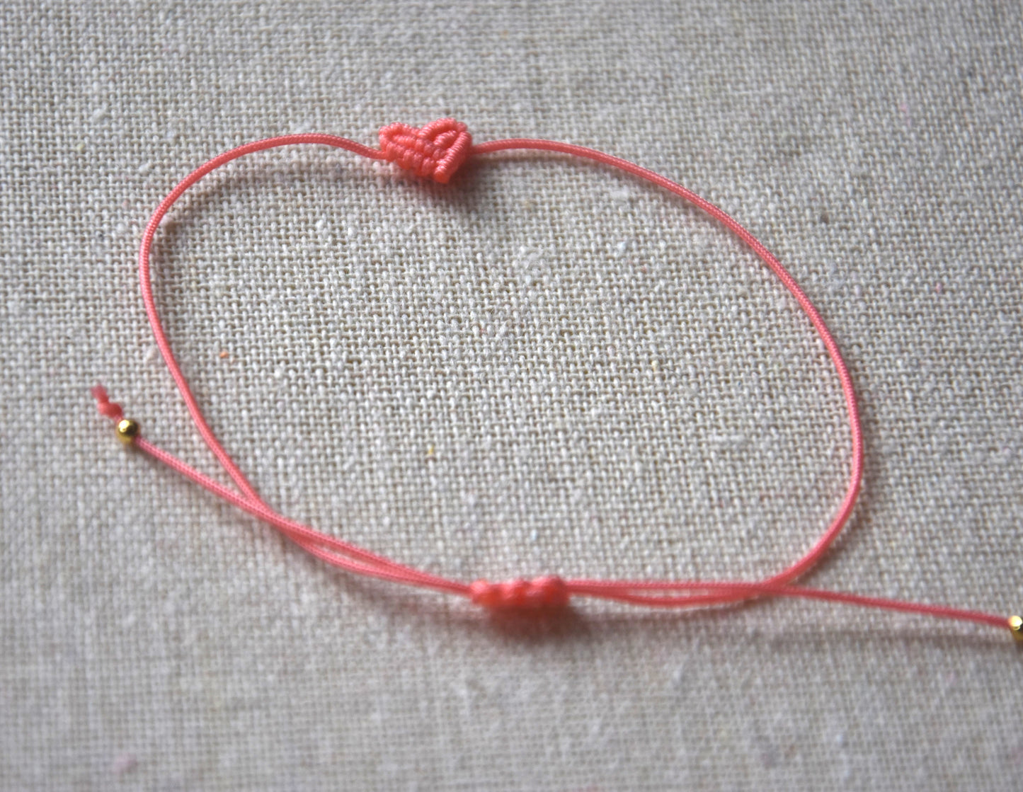 Pulseiras artesanais, feitas com amor 💖