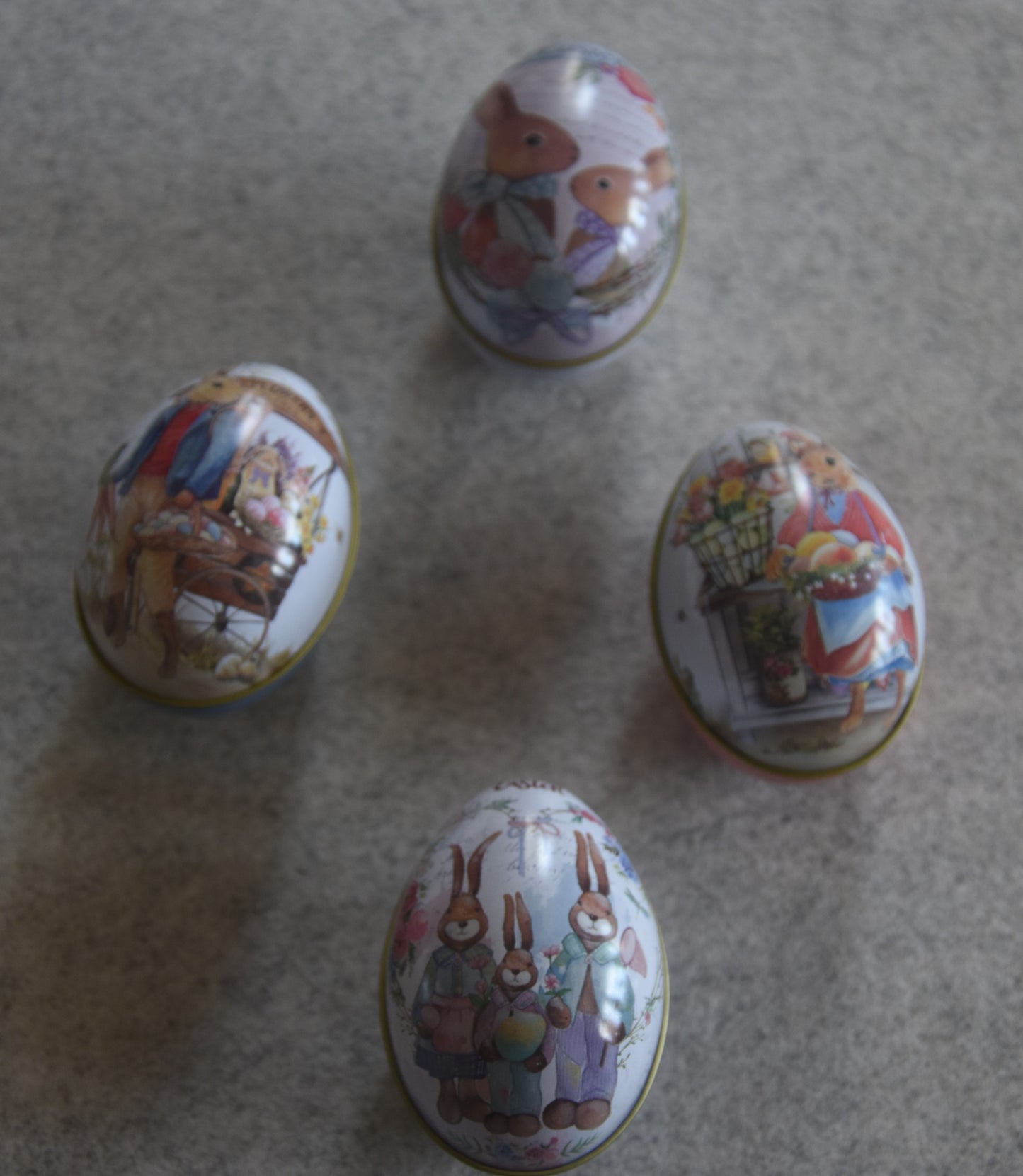 Ovos de Páscoa em Lata